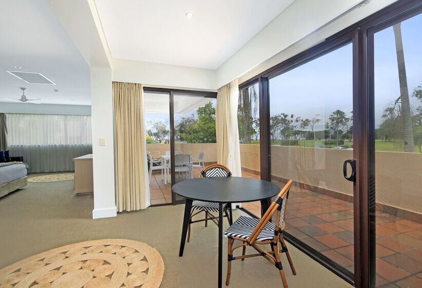 Hotel Waves Byron Bay