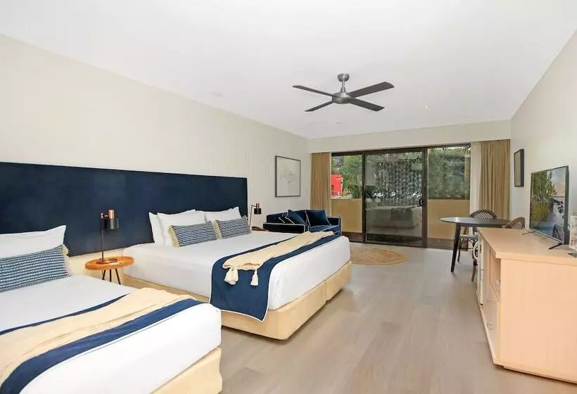 בית מלון כפרי Waves  Byron Bay