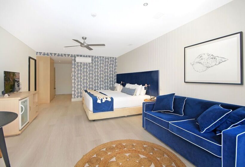 Hotel Waves Byron Bay