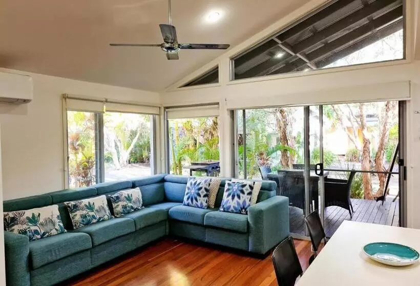 Mobys Beachside Retreat