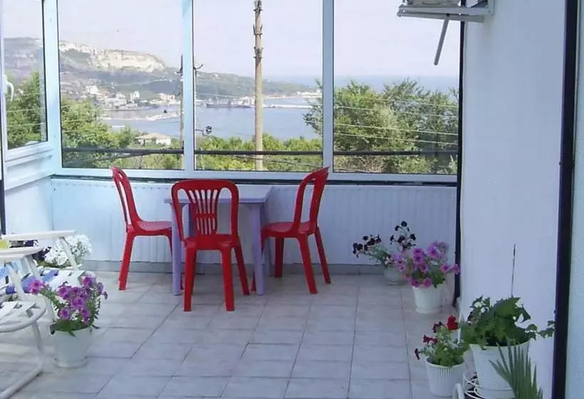 פנסיון Guest House Horizont