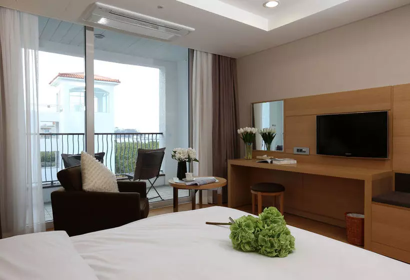 호텔 The Suites Naksan