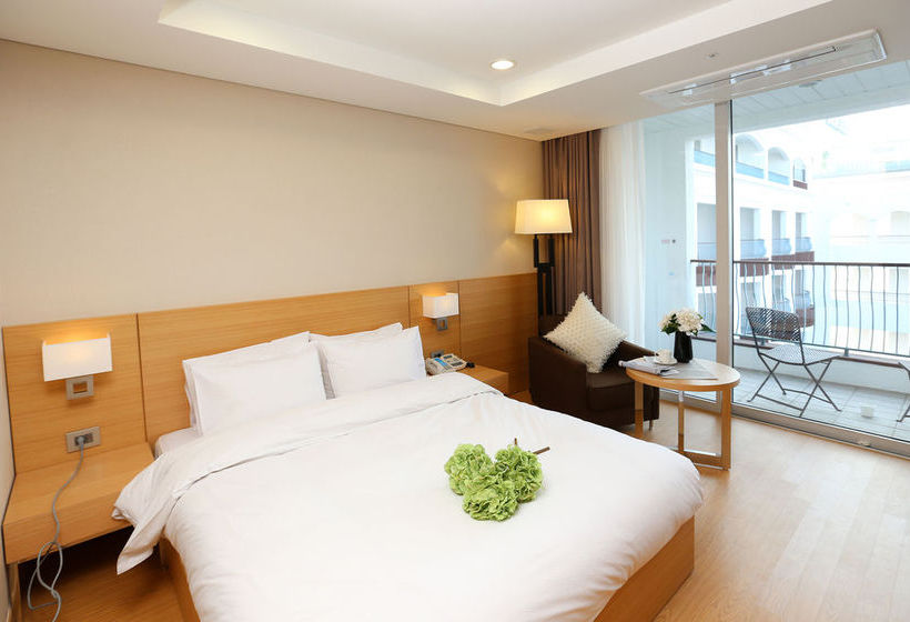 בית מלון כפרי The Suites  Naksan