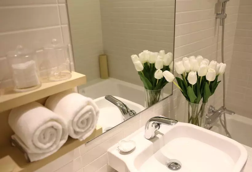 호텔 The Suites Naksan