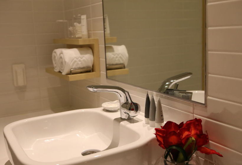 בית מלון כפרי The Suites  Naksan