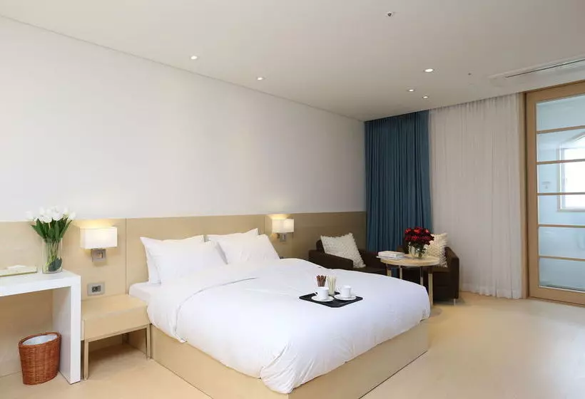 호텔 The Suites Naksan