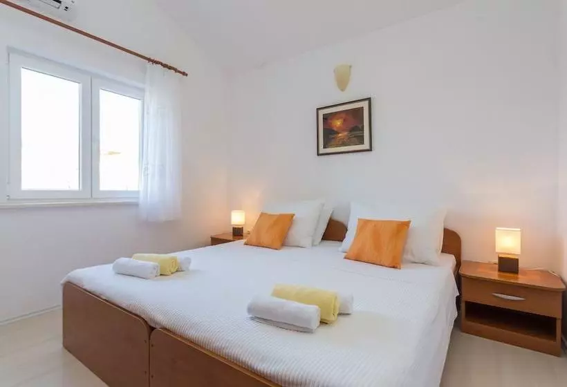 Apartments Nautilus Orasac