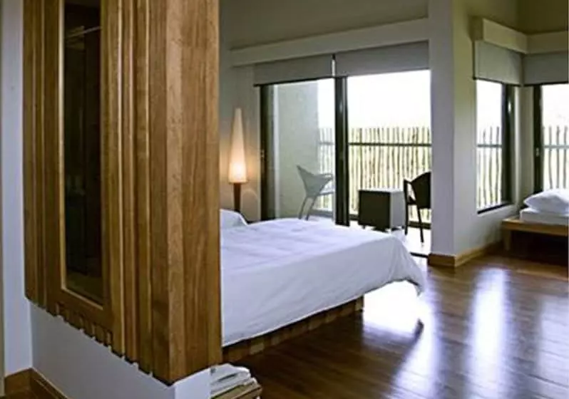 בית מלון כפרי Belum Rainforest Resort