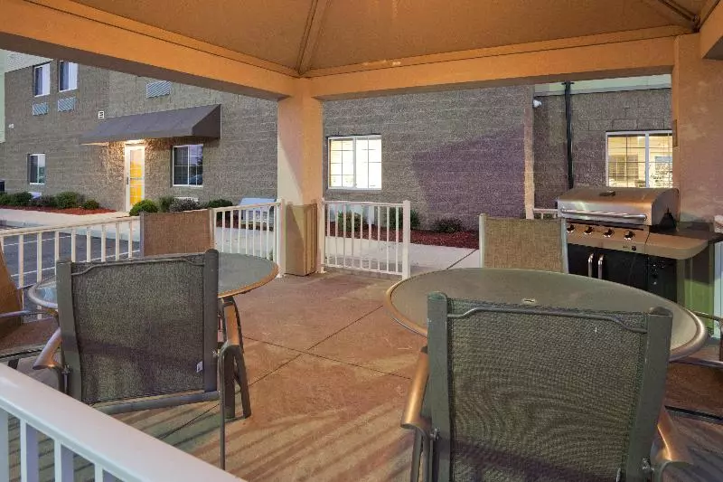 호텔 Candlewood Suites Perrysburg By Ihg