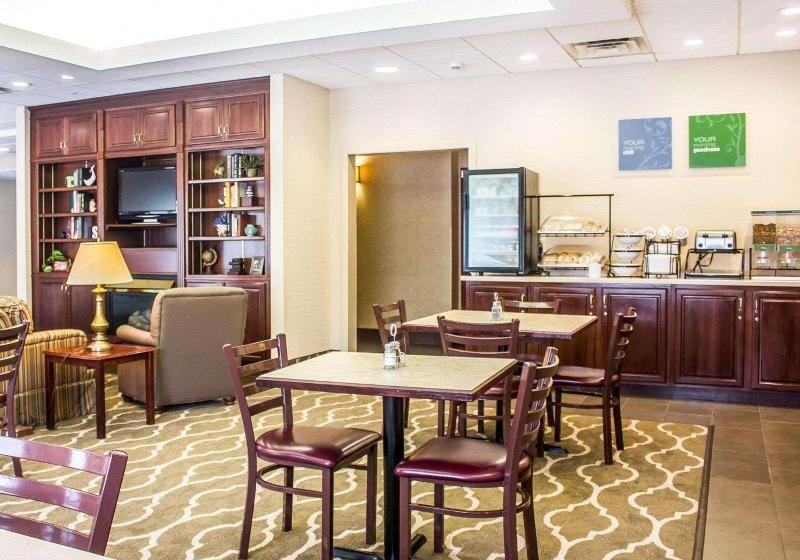 酒店 Comfort Inn & Suites