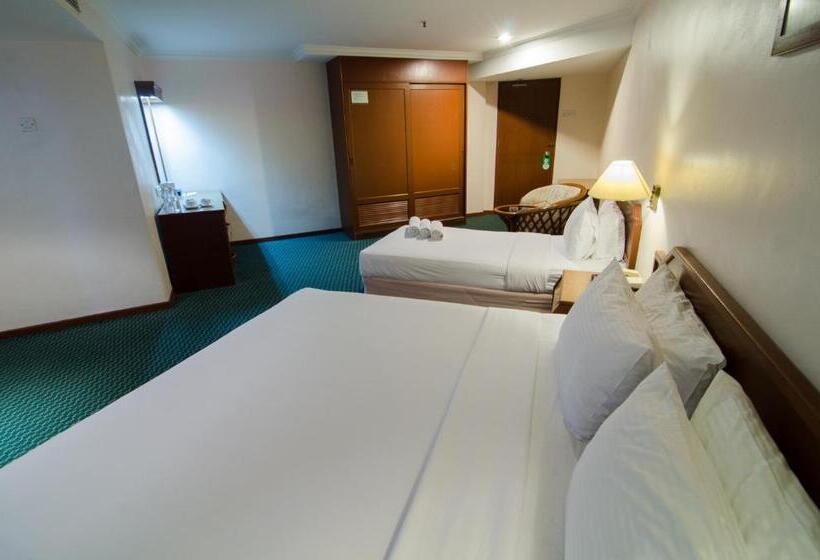 فندق Coral Bay Resort