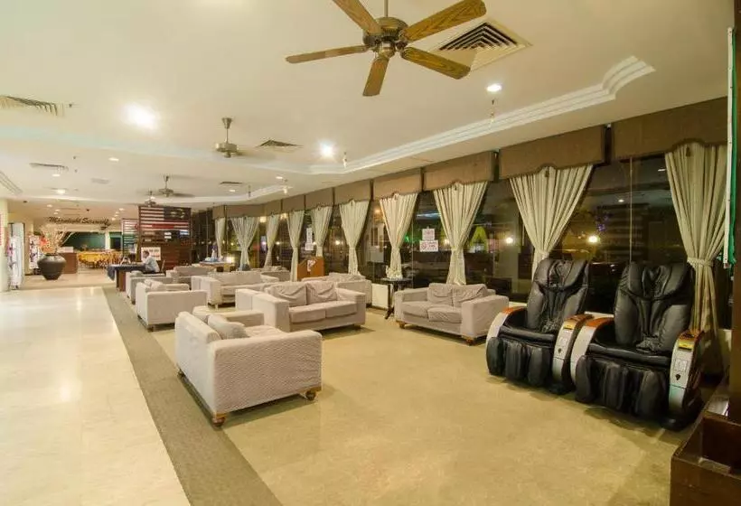 فندق Coral Bay Resort