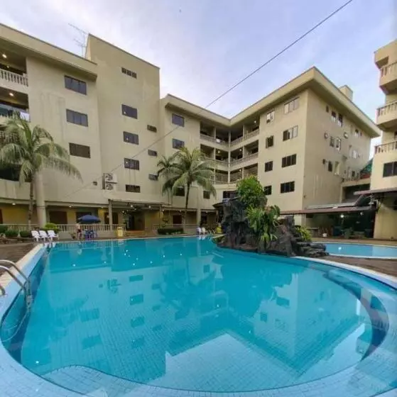 فندق Coral Bay Resort