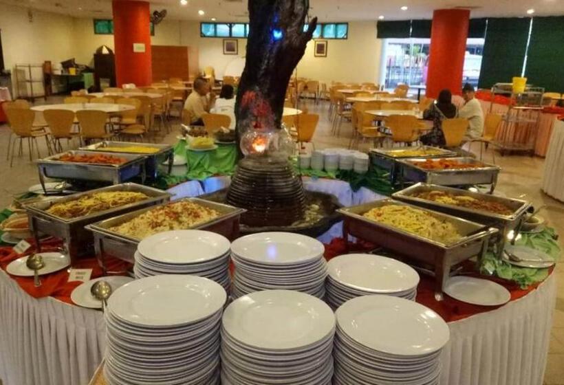 فندق Coral Bay Resort