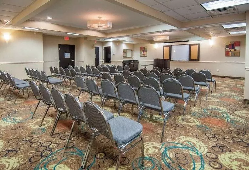 Holiday Inn Express Hotel & Suites Houston North Intercontinental, An Ihg
