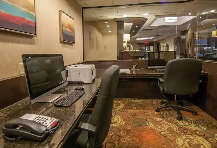Holiday Inn Express Hotel & Suites Houston North Intercontinental, An Ihg