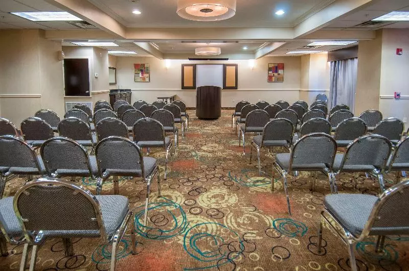 Holiday Inn Express Hotel & Suites Houston North Intercontinental, An Ihg