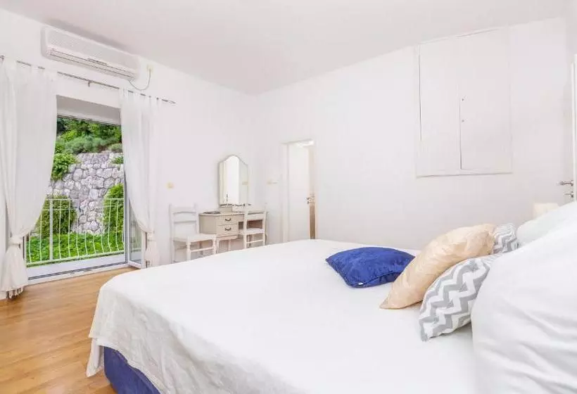 هتل Villa New York