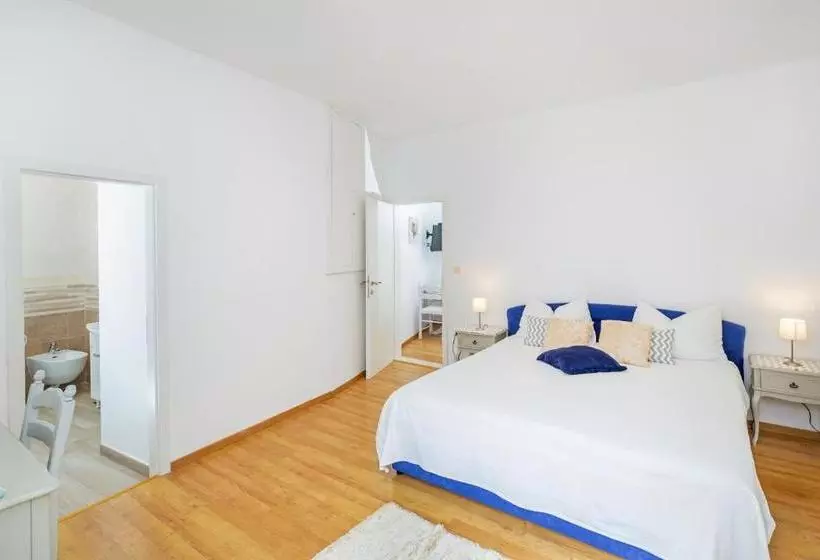 هتل Villa New York