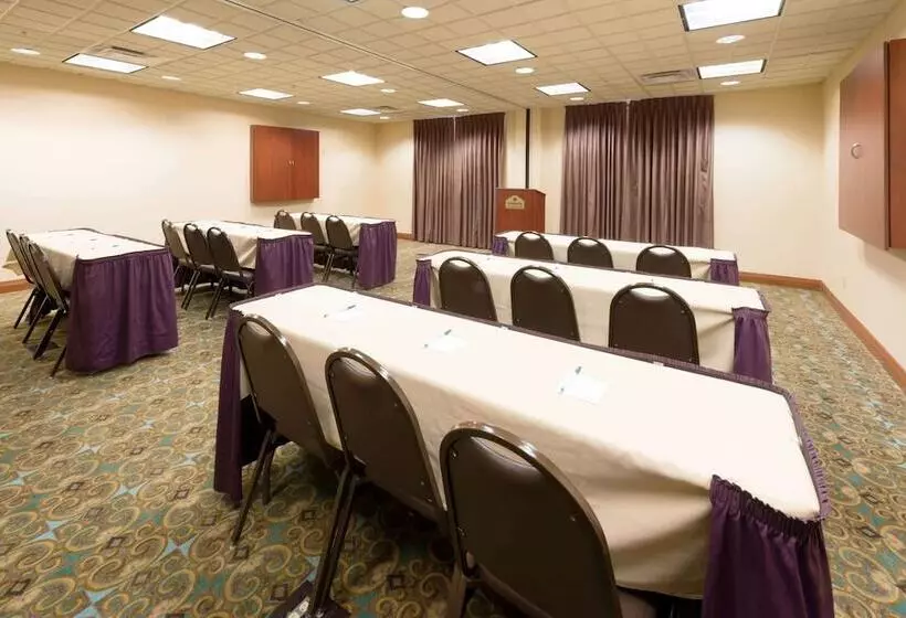 Szálloda Wingate By Wyndham Erlanger Florence Cincinnati South