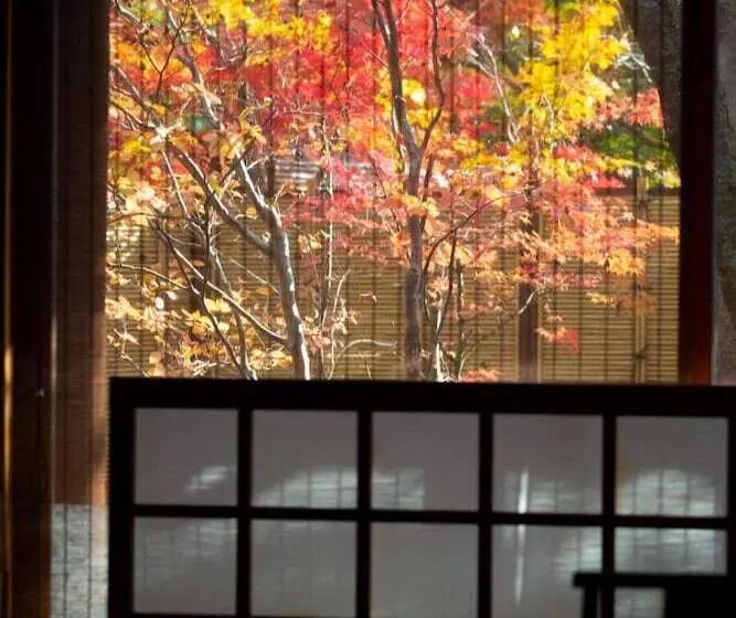 Hotel Yufuin Santokan