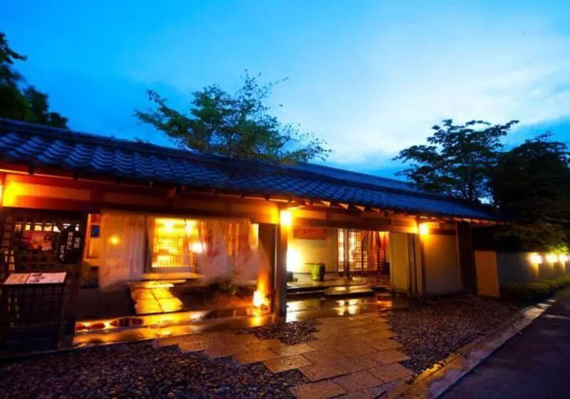 Hotel Yufuin Santokan