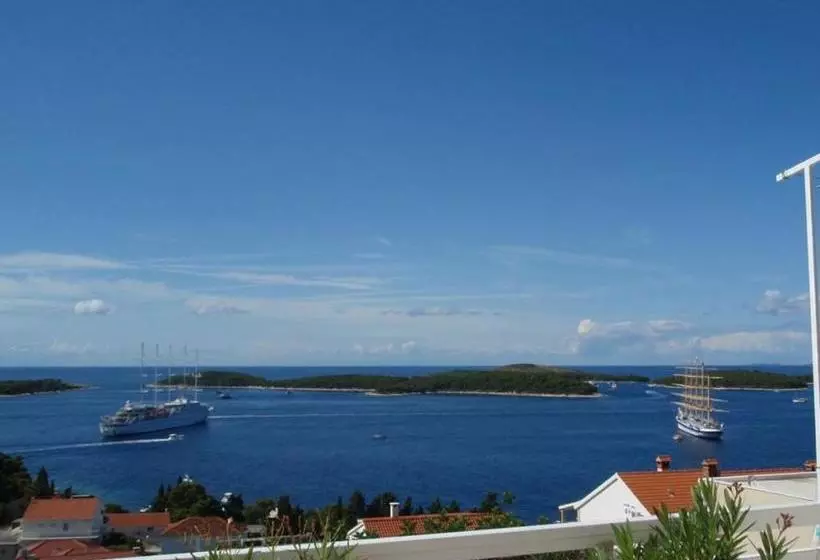 Apartments And Rooms Rogosic