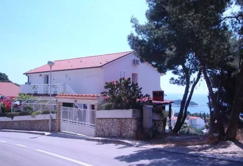 Apartments And Rooms Rogosic