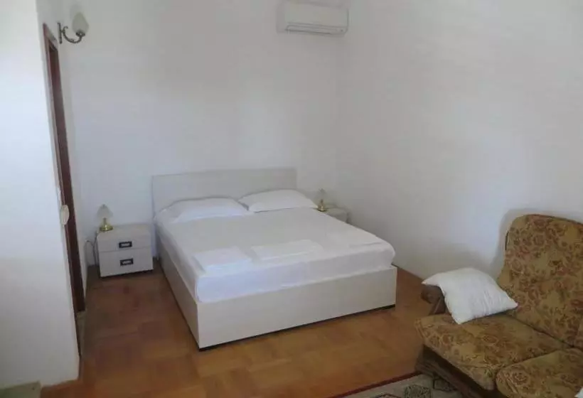 Apartments And Rooms Rogosic