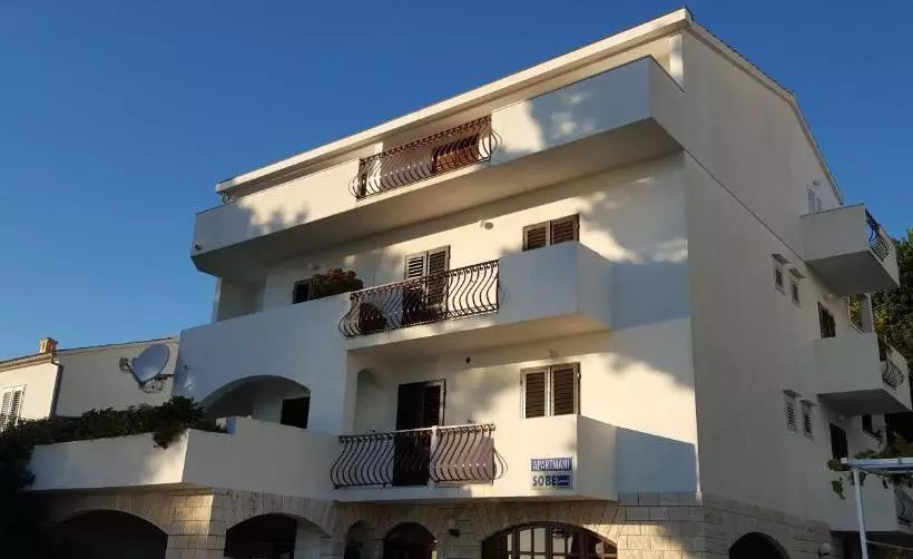 Apartments And Rooms Rogosic