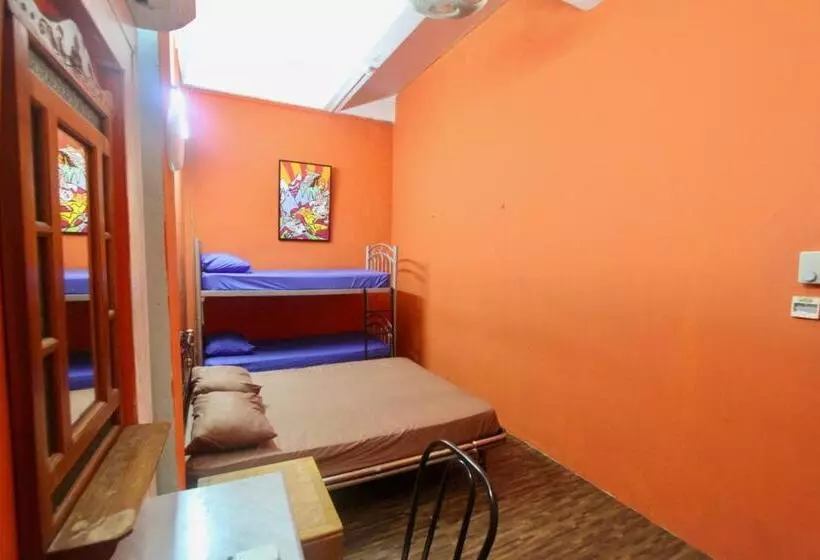 هتل Backpacker Cozy Corner Guesthouse