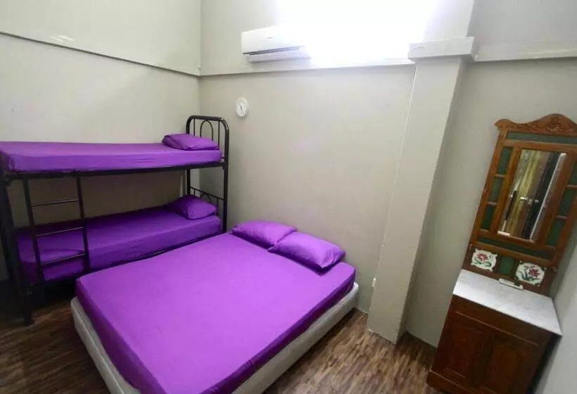 هتل Backpacker Cozy Corner Guesthouse