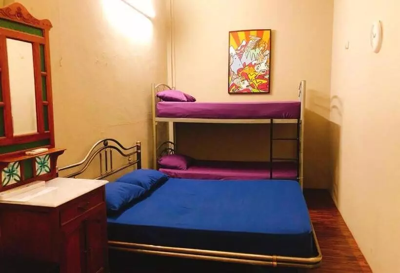 هتل Backpacker Cozy Corner Guesthouse