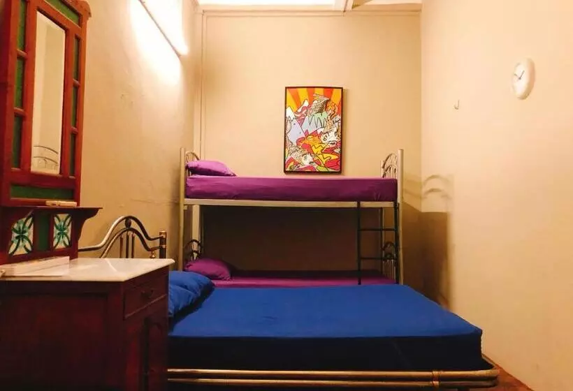هتل Backpacker Cozy Corner Guesthouse