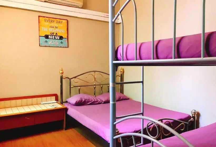 هتل Backpacker Cozy Corner Guesthouse