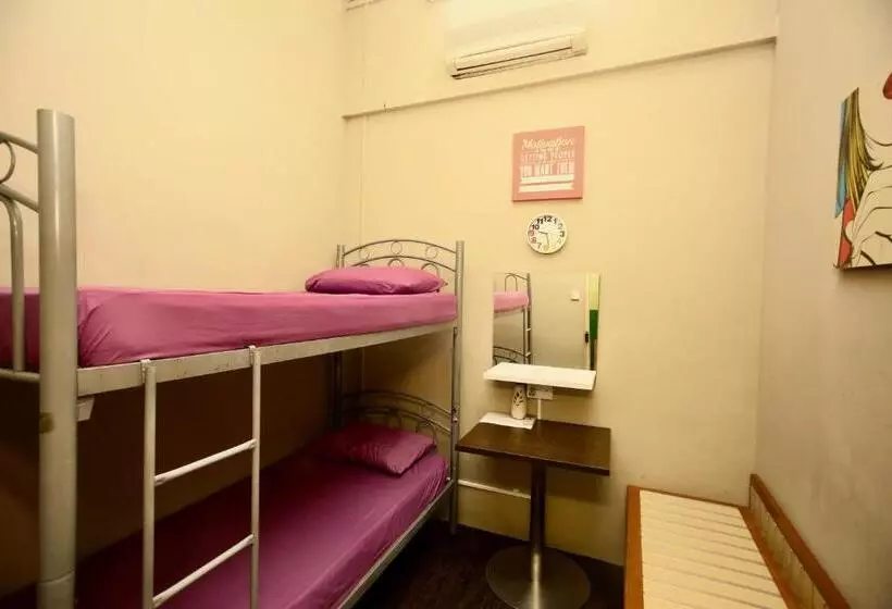 هتل Backpacker Cozy Corner Guesthouse