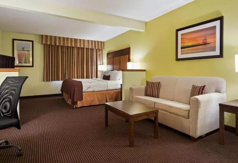 호텔 White Pine Inn & Suites