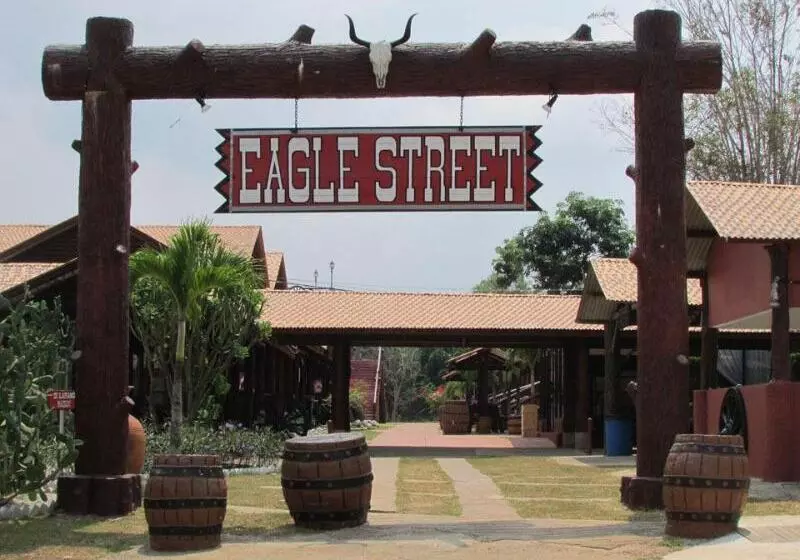 호텔 Eagle Ranch Resort