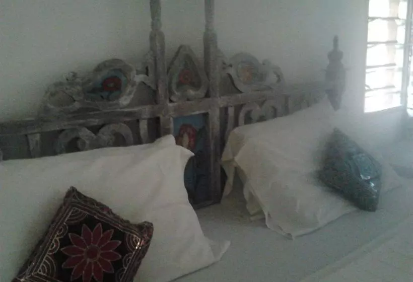 هتل Marine Holiday House