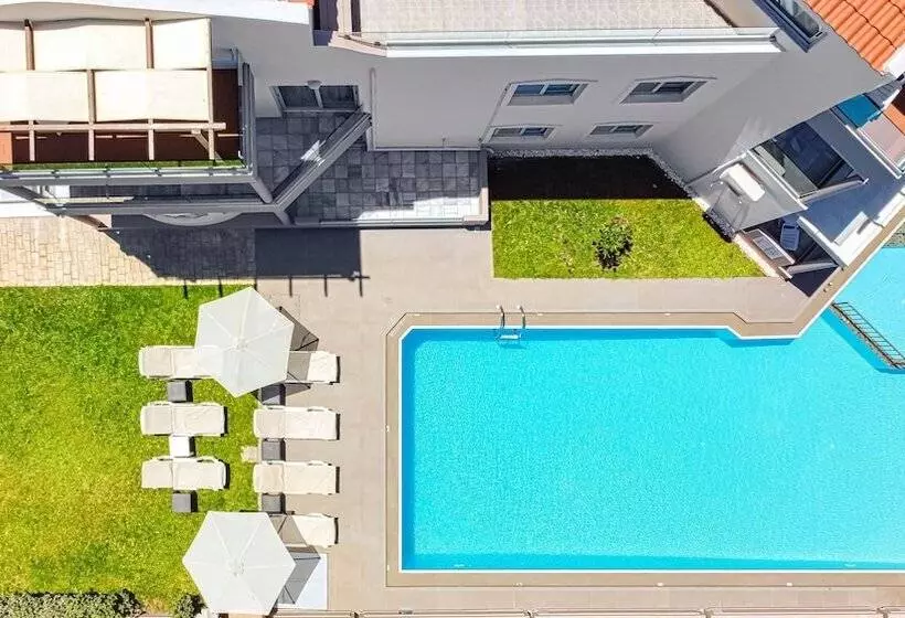 هتل Oliva Beach Studios & Apartments