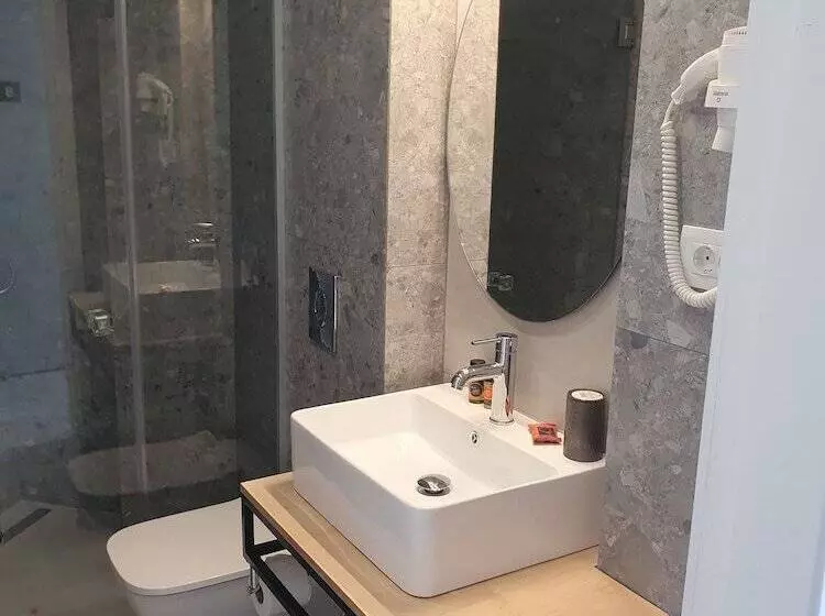 هتل Oliva Beach Studios & Apartments