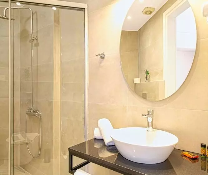 هتل Oliva Beach Studios & Apartments