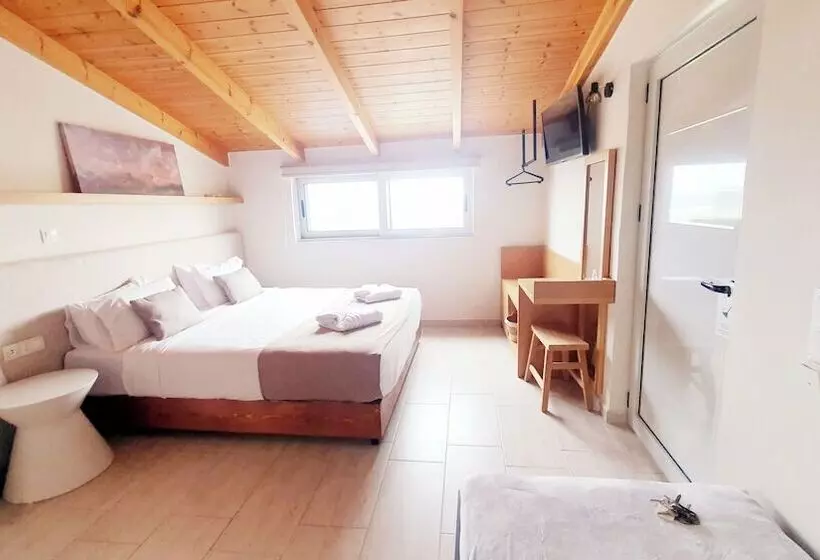 هتل Oliva Beach Studios & Apartments