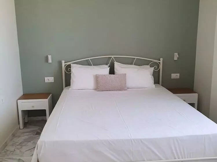 هتل Oliva Beach Studios & Apartments