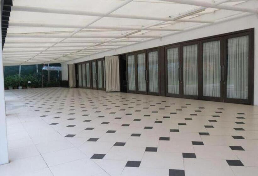 Pontefino Hotel And Residences