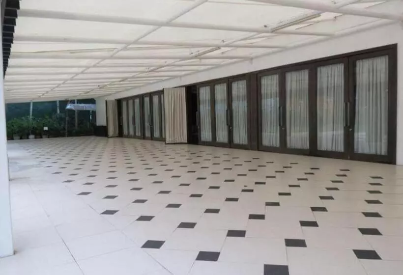 Pontefino Hotel And Residences