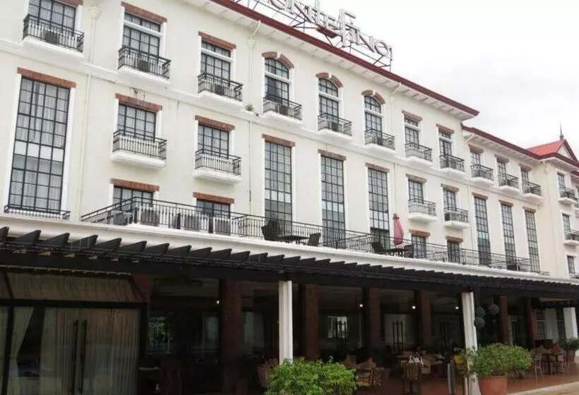 Pontefino Hotel And Residences