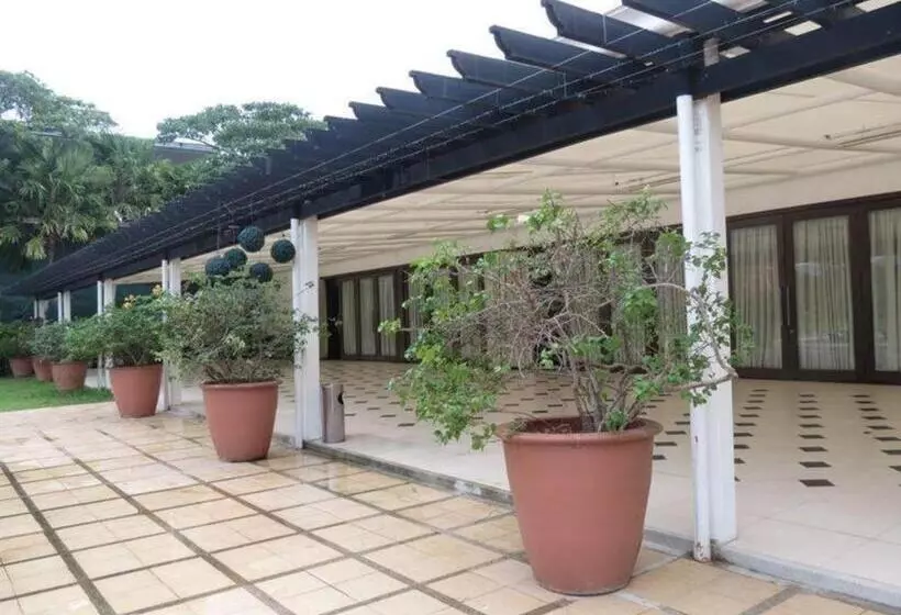 Pontefino Hotel And Residences