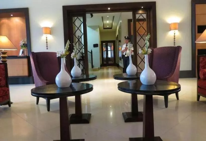 Pontefino Hotel And Residences