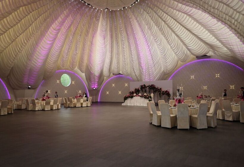 בית מלון כפרי President Resort